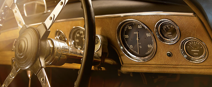 knu-oldtimer-armaturenbrett-leder-870x360